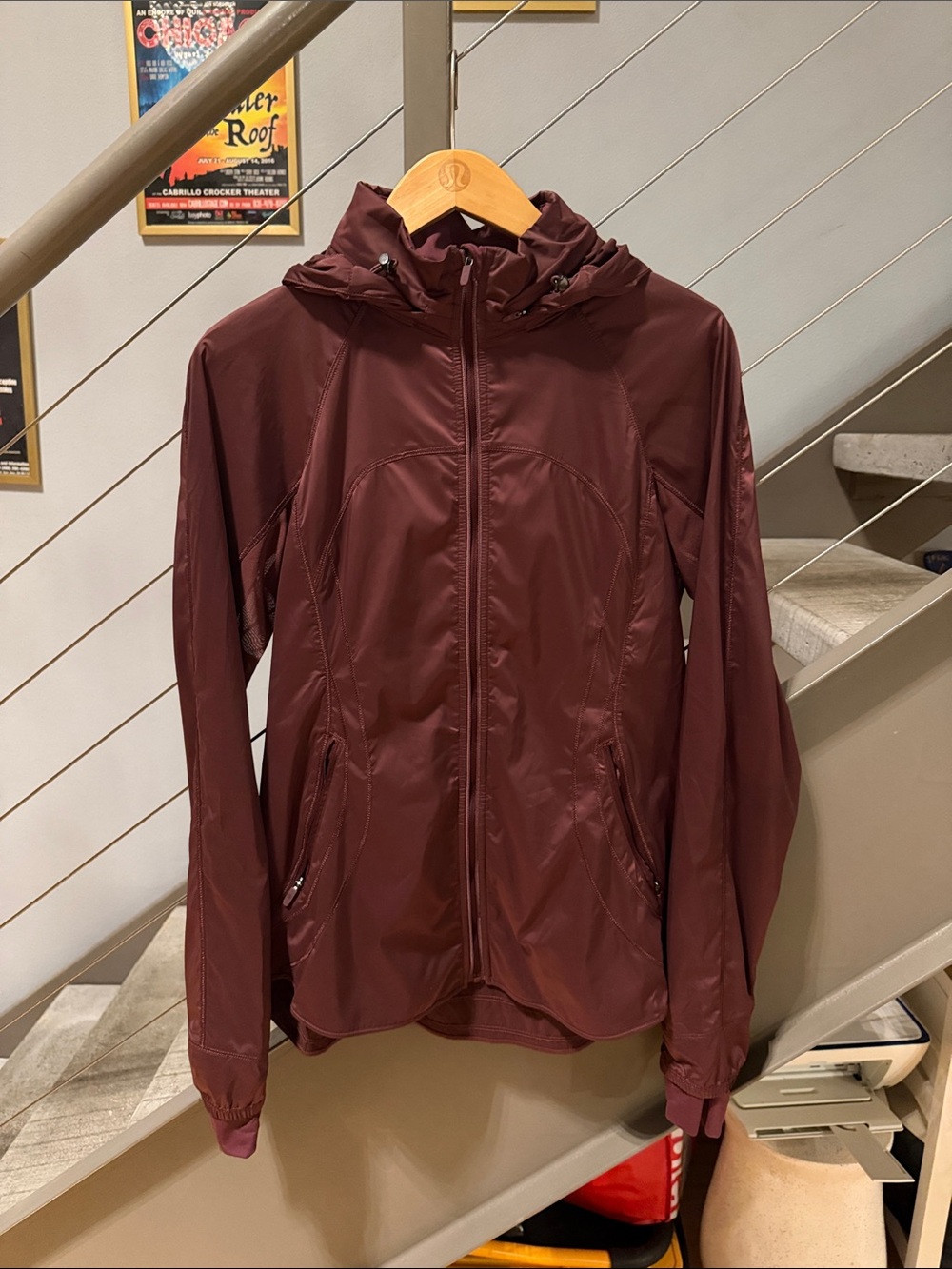 Lululemon Goal Smasher Jacket Women’s Size 6 Cassis Burgundy Hooded Windbreaker